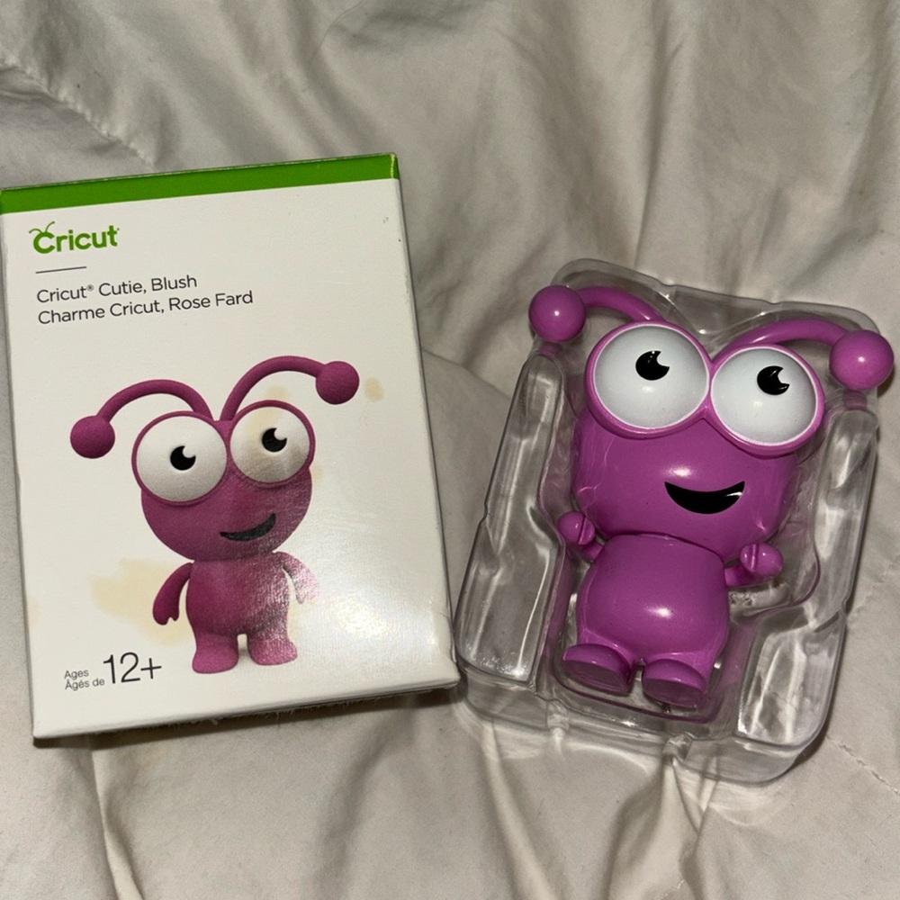 New in box Blush Pink Cricut Cutie